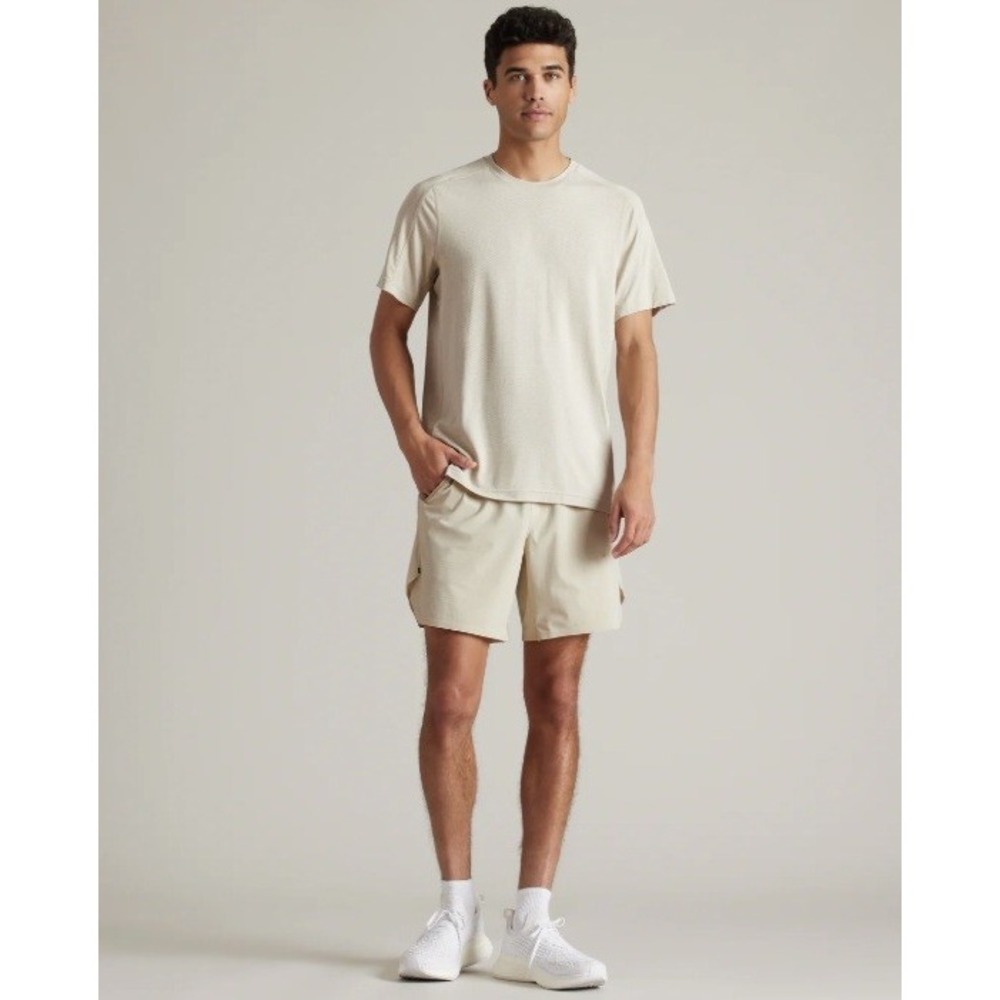NEW Rhone 5" Invictus Unlined Ripstop Short Sandstone Beige Small - Picture 2 of 6